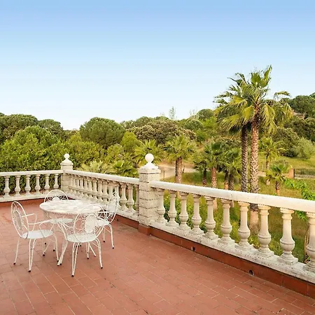 In With Private Swimming Pool, Be Inside Or Outside Holiday home